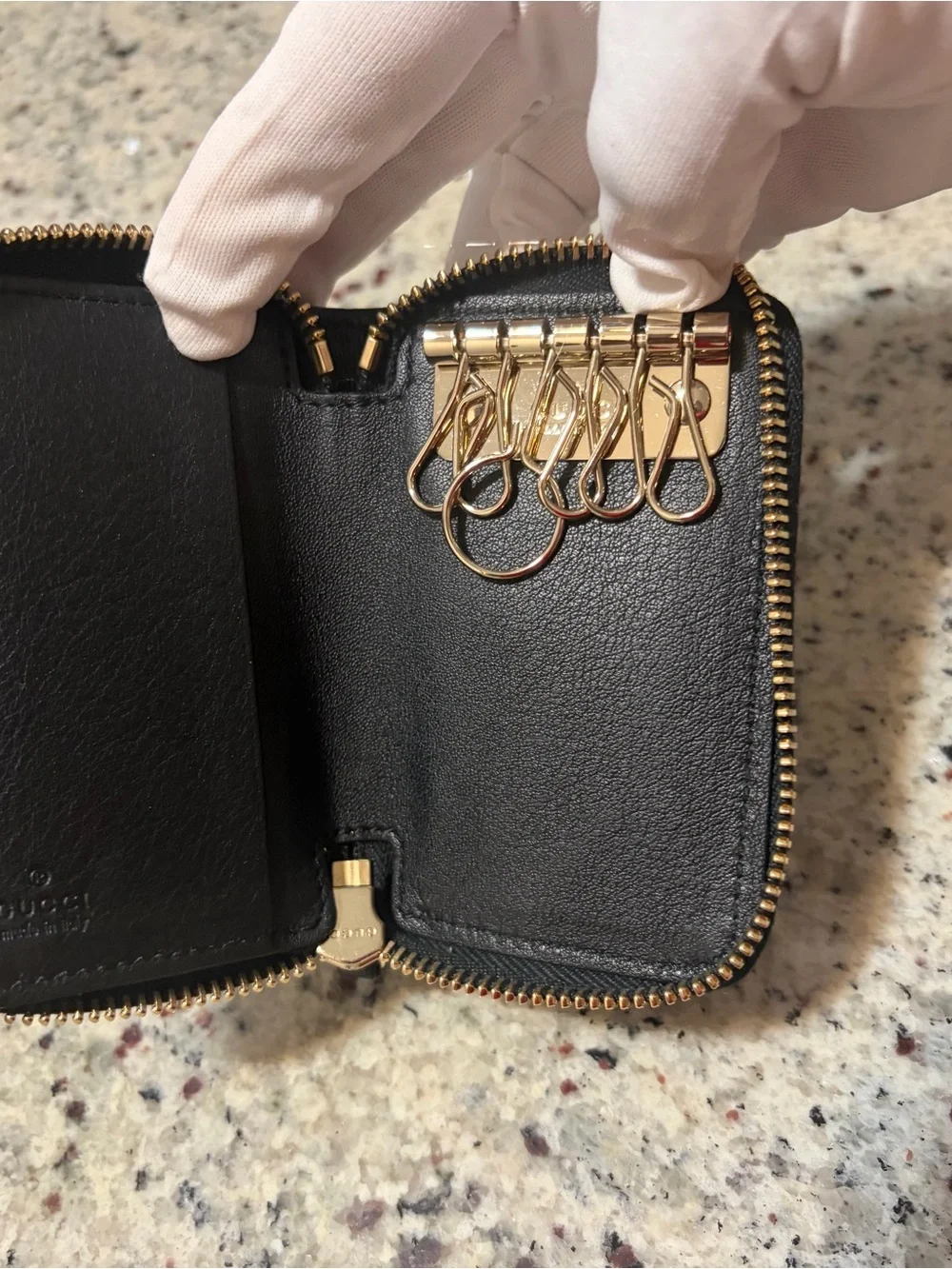 Authentic Gucci Black Leather 6 Key Ring Zip Pouch
